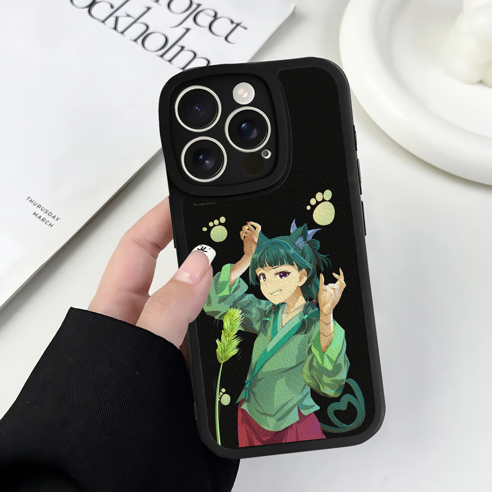 （画像用） 薬屋のひとりごと The Apothecary Diaries 【iPhone 16シリーズ対応】シリコンスマホケース（レザー調） 材質：シリコン